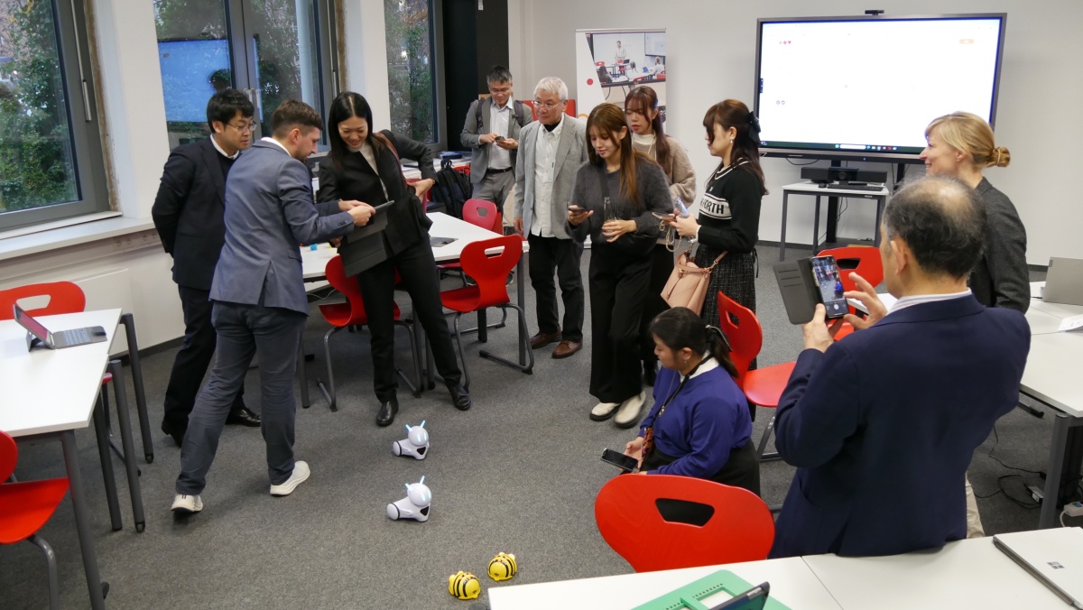 Delegation der Japanischen Universität Kagoshima im Medienkompetenzzentrum Vechta